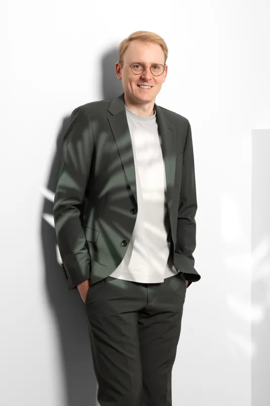 Mitarbeiterportait Alexander Serbe