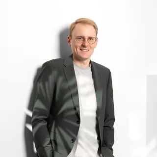 Mitarbeiterportait Alexander Serbe Mitarbeiterportait Alexander Serbe