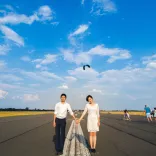 chinesisches Brautpaar auf dem Tempelhofer Feld