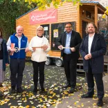 Schlüsselübergabe der Tiny Houses von visitBerlin an die Bezirke 