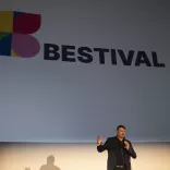 Burkhard Kieker, visitBerlin-Geschäftsführer, eröffnet das Bestival im Kino International