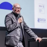 Staatssekretär Michael Biel beim Berlin Tourism & MICE Summit 2024