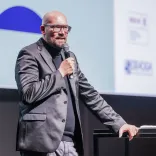 Staatssekretär Michael Biel beim Berlin Tourism & MICE Summit 2024