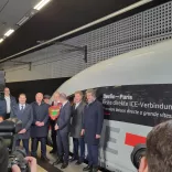 Kurz vor der Abfahrt des ICE nach Paris Kurz vor der Abfahrt des ICE nach Paris