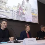 visitBerlins CEO Burkhard Kieker, Wirtschaftssenatorin Franziska Giffey und visitBerlin-Pressesprecher Christian Tänzler