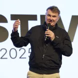 visitBerlins Geschäftsführer Burkhard Kieker bei der Eröffnung des Bestival 2025