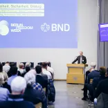 Dr. Michael von Rintelen, Leiter des Historischen Büros im BND, zur DDR-Expertise des BND, insbesondere in der Phase vor dem Mauerfall