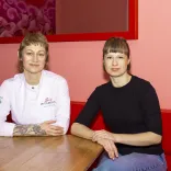 Sophia Hoffmann und Nina Christine Petersen im Happa in Berlin-Kreuzberg