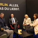 Staatssekretär Wolfgang Schyrocki besucht den visitBerlin-Stand auf der ITB