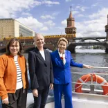 Sabine Wendt (visitBerlin), Rikke Holm Petersen (Wonderful Copenhagen) und Wirtschaftssenatorin Franziska Giffey stellen BerlinPay vor