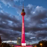 Berliner Fernsehturm zur UEFA Euro 2024 Kick it Like Alex