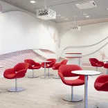 Die Lounge im WelcomeCenter am Flughafen BER – flexibel nutzbare Eventfläche für Meetings, Empfänge und Präsentationen BTI am BER