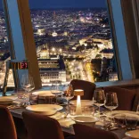 Restaurant Sphere von Tim Raue im Berliner Fernsehturm Restaurant Sphere von Tim Raue im Berliner Fernsehturm