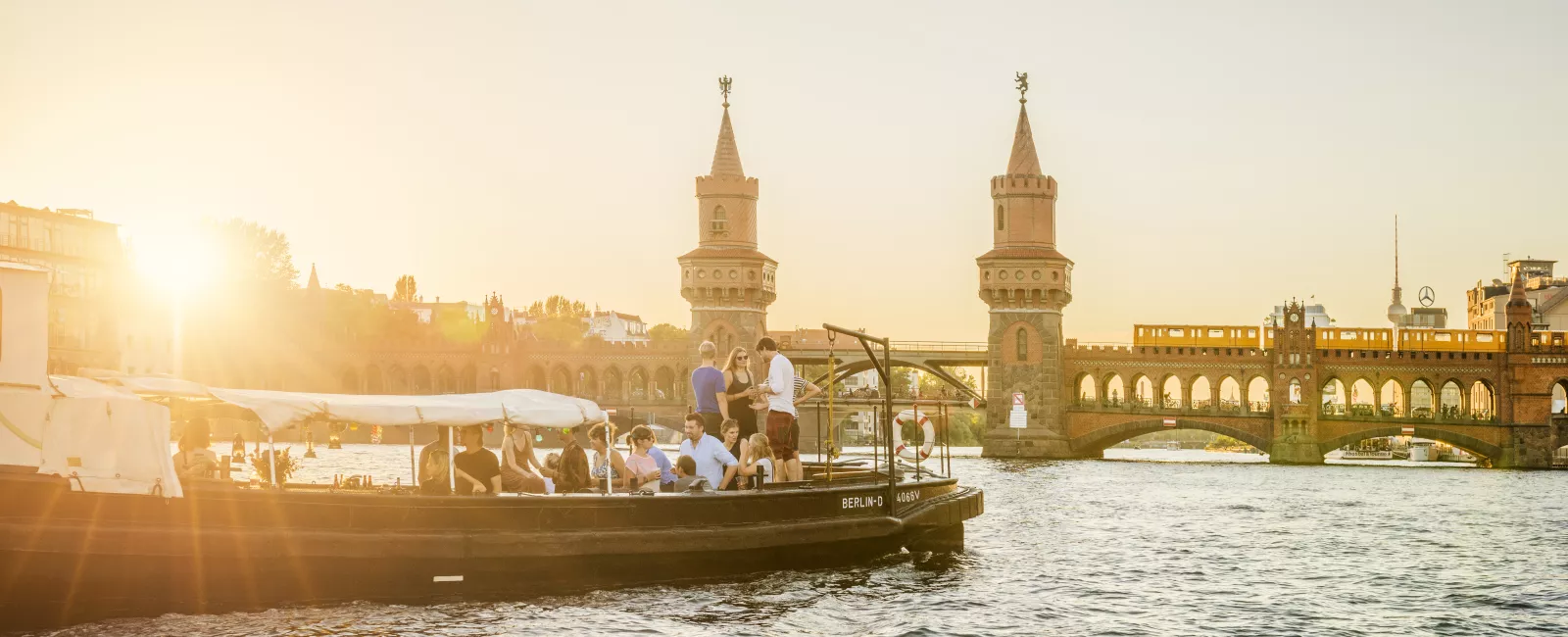 Friedrichshain-Kreuzberg, Oberbaumbruecke Friedrichshain-Kreuzberg, Oberbaumbruecke