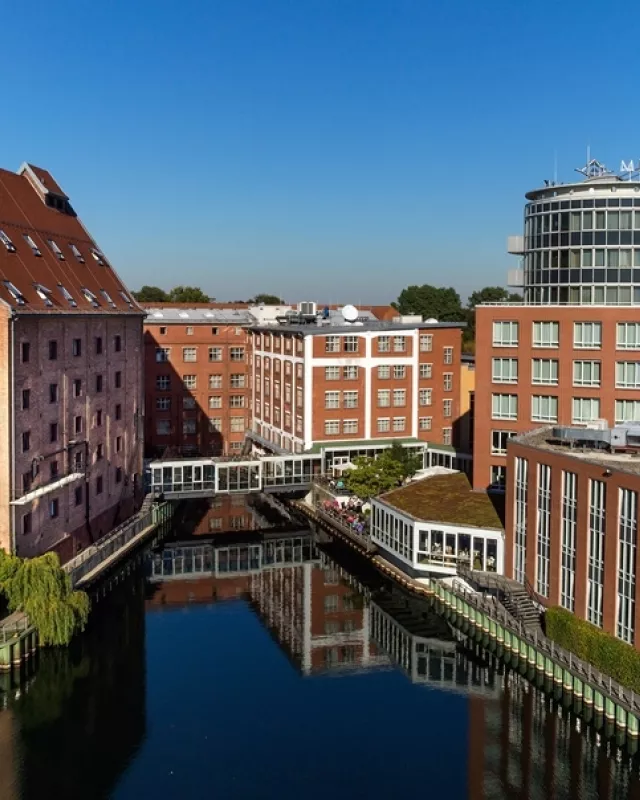 Medical Park Berlin Humboldtmühle See Gebäude von außen