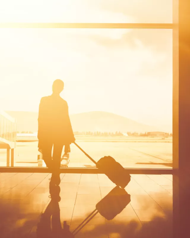 Fluggast am Flughafen