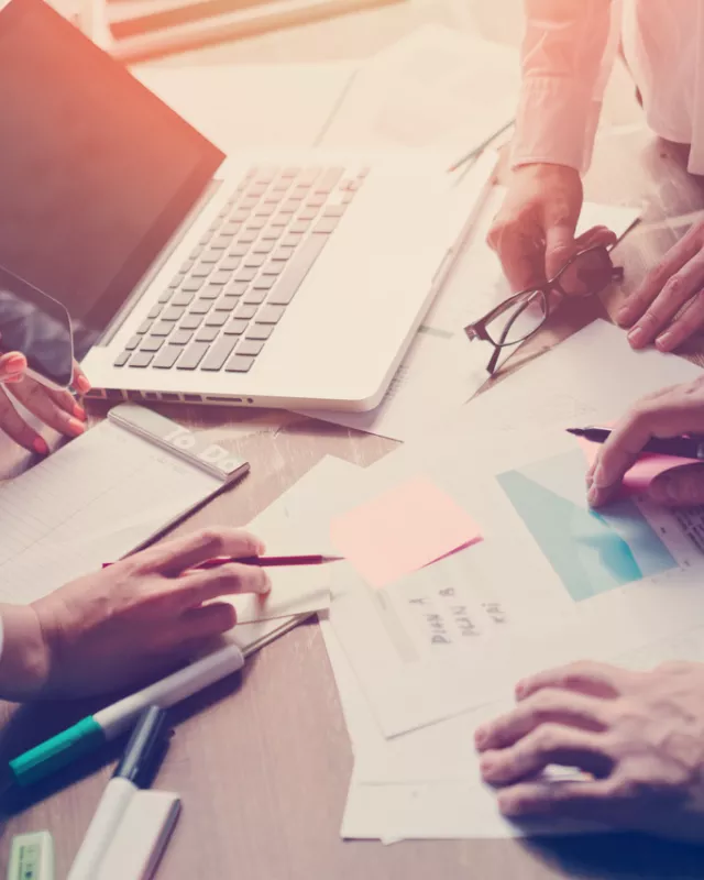 Berlin Convention Office, Arbeitsgruppe Online-Marketing, Handshake