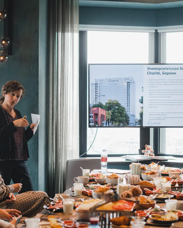 Präsentation der Berliner Charité vor Vertretern der russischen Reiseindustrie