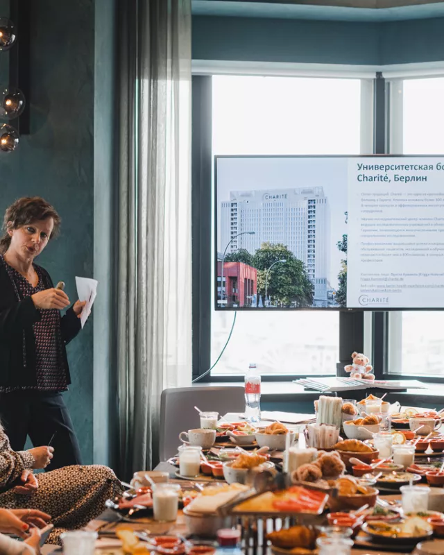 Präsentation der Berliner Charité vor Vertretern der russischen Reiseindustrie