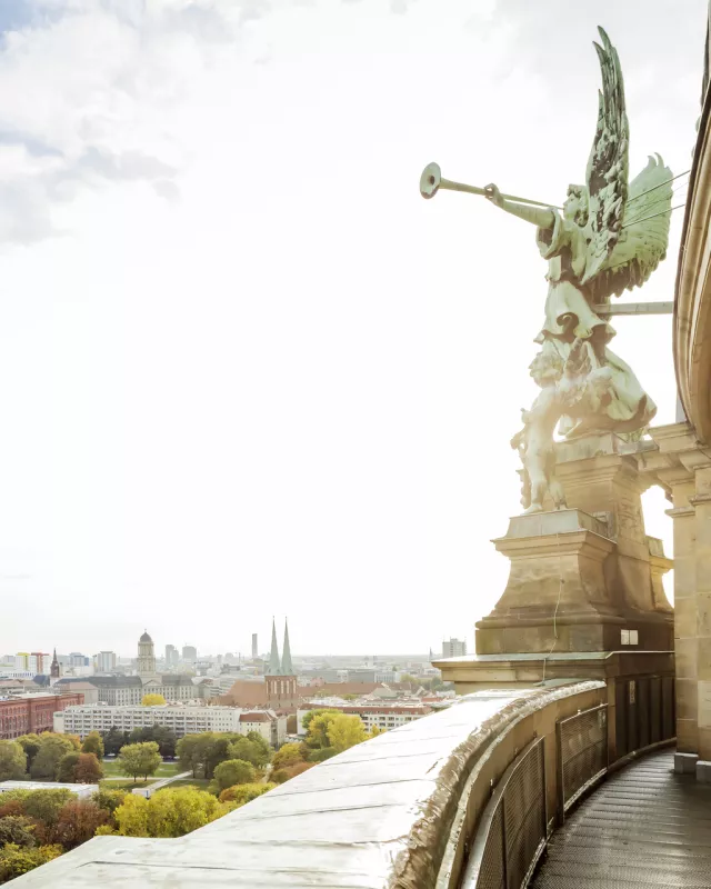Blick vom Berliner Dom in Richtung Rotes Rathaus