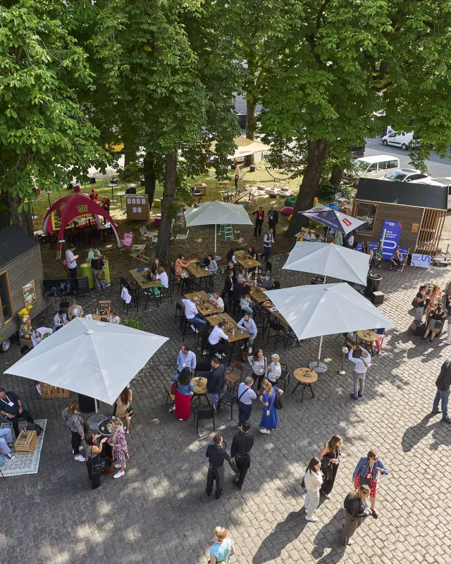 Vogelperspektive des Innenhofs der Heeresbäckerei beim BESTIVAL 2023