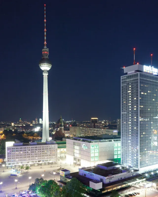 Blick auf den Alexanderplatz und Park Inn Hotel