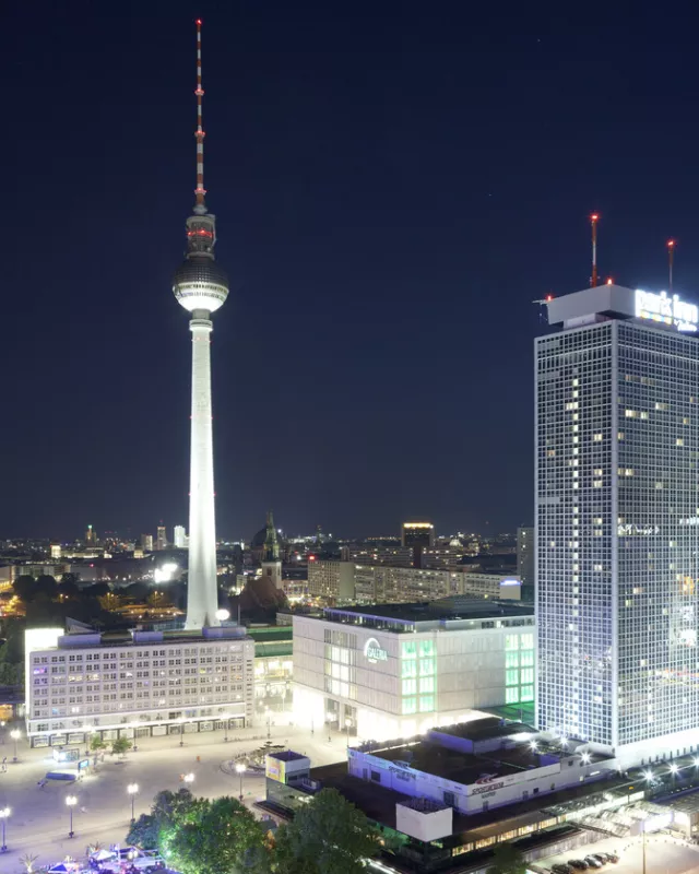 Blick auf den Alexanderplatz und Park Inn Hotel