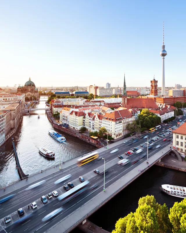 Spree Panorama mit Fernsehturm Spree Panorama mit Fernsehturm