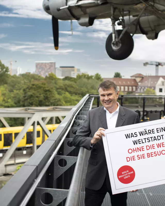 Visit Berlin; Pressekonferenz Berlin- Tourismus Sommer 2022; links Burkhard Kieker Geschäftsführer Visit Berlin; rechts Wirtschatssenator Stephan Schwarz; 09. September 2022