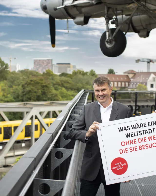 Visit Berlin; Pressekonferenz Berlin- Tourismus Sommer 2022; links Burkhard Kieker Geschäftsführer Visit Berlin; rechts Wirtschatssenator Stephan Schwarz; 09. September 2022