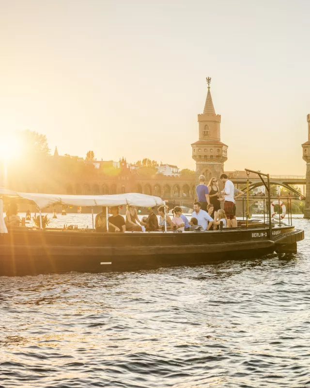 Friedrichshain-Kreuzberg, Oberbaumbruecke Friedrichshain-Kreuzberg, Oberbaumbruecke