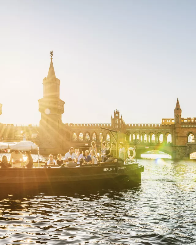 Friedrichshain-Kreuzberg, Oberbaumbruecke Friedrichshain-Kreuzberg, Oberbaumbruecke