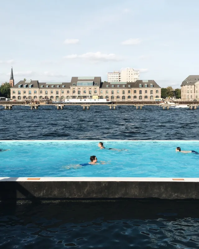 Badeschiff Arena 