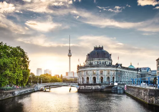 Spreeblick auf die Museumsinsel