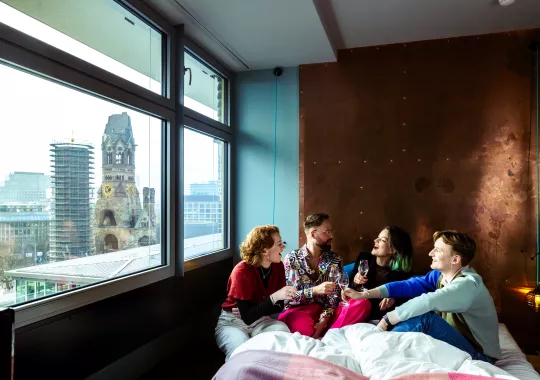 pink pillow Berlin Collection 2023