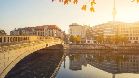 Spreeansicht auf Berlin-Mitte