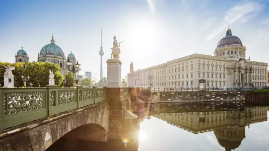 Panorama vom Humboldt Forum und dem Berliner Dom