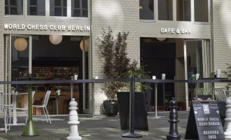 World Chess Club - BESTIVAL 2023 Außenansicht des World Chess Club bei der Welcome Reception vom Bestival 2023