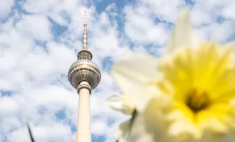 Berliner Fernsehturm im Frühling