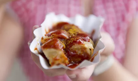 Currywurst in Konnopke's Imbiss 