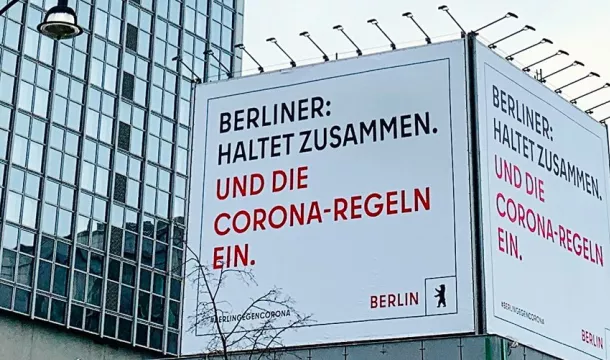 Corona-Moiv am Alexanderplatz