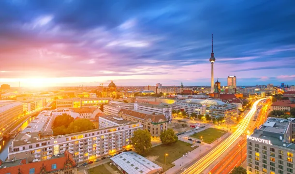 Skyline Berlin Mitte mit Fernsehturm