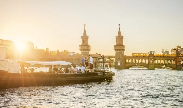 Friedrichshain-Kreuzberg, Oberbaumbruecke