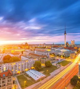 Skyline Berlin Mitte mit Fernsehturm