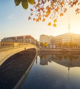 Spreeansicht auf Berlin-Mitte Spreeansicht auf Berlin-Mitte