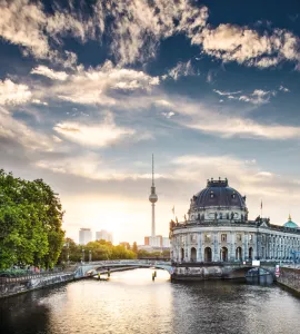 Spreeblick auf die Museumsinsel