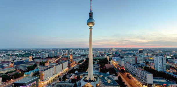 Foto: Berlin Alexanderplatz mit Fernsehturm