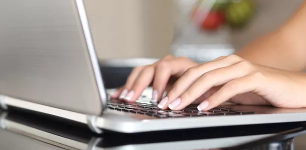 Reservierung mit Laptop Online Reservierungssystem