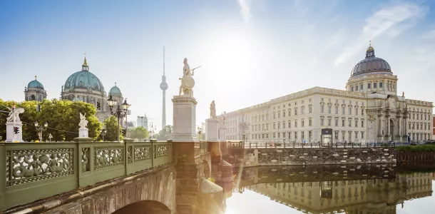 Panorama vom Humboldt Forum und dem Berliner Dom