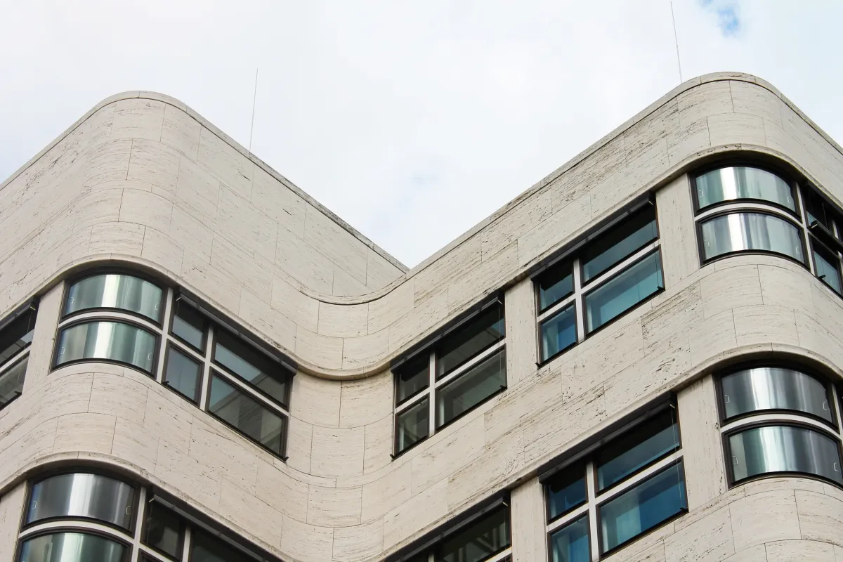 Bauhaus 100 mit dem Shell-Haus Berlin 